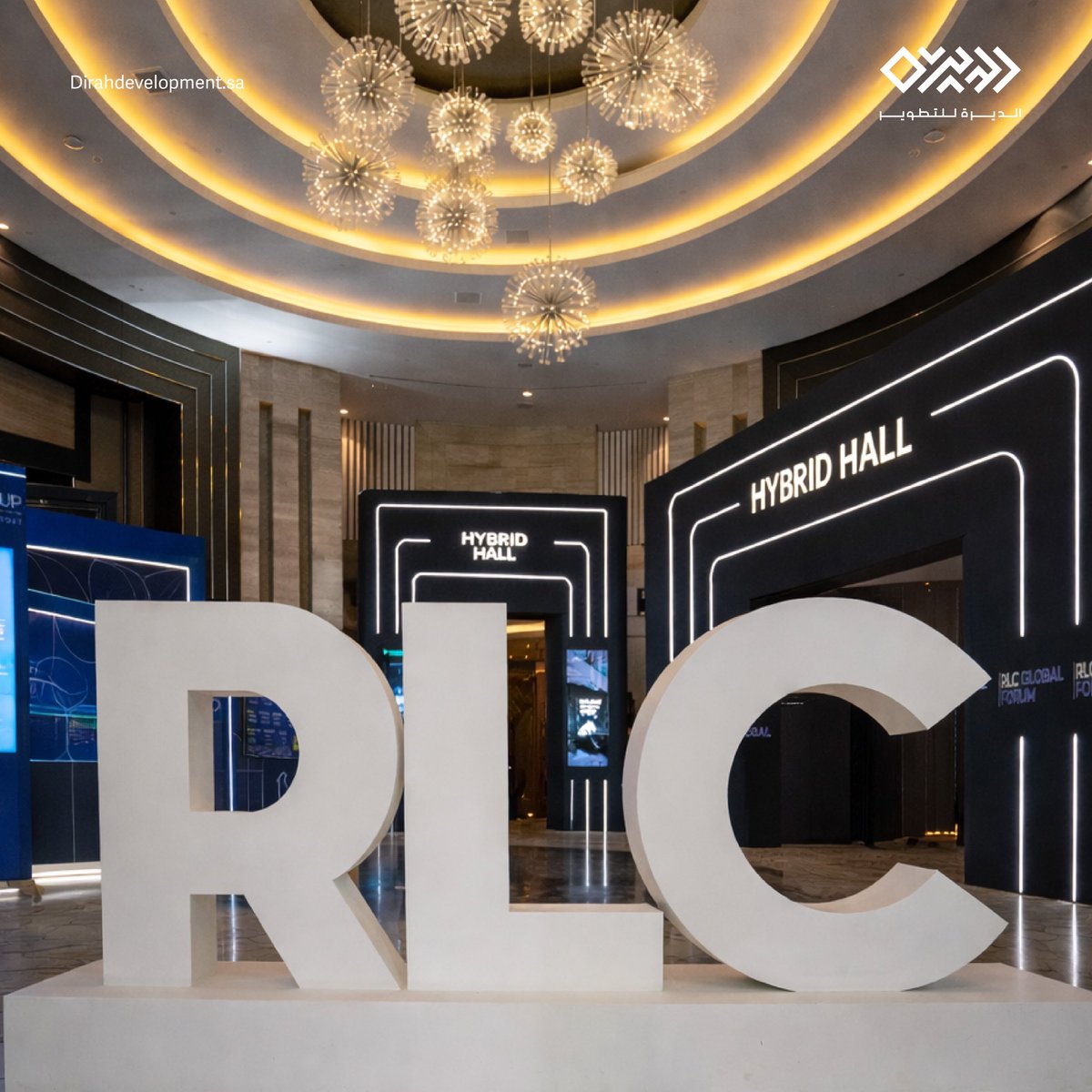 لحظات من اليوم الختامي لـ منتدى قادة التجزئة، حيث التقينا قادة القطاعات في فرصة قيّمة لتعزيز الحوار وتبادل المعرفة.

#الديرة_للتطوير 
#RLC2026