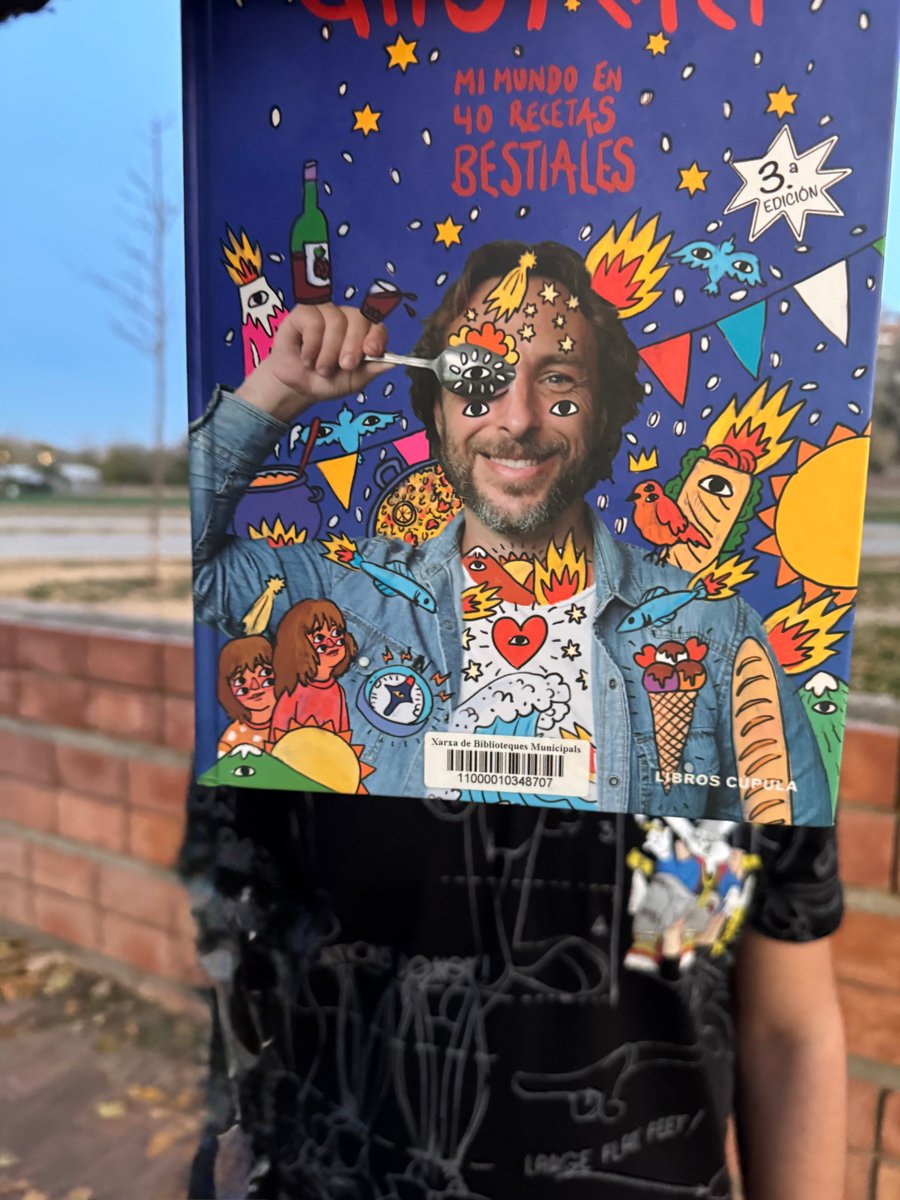 BiblioPalafolls's tweet photo. El bookface d'avui és "Gipsy Chef: Mi mundo en 40 recetas bestiales" de Pablo Albuerne . 
Amb la col·laboració dels alumnes de #institutfontdelferro
#bookface #palafolls #BibliosMaresme #bibliotequesxbm #bibliopalafolls #quèfemalesbiblios #bibliotequesmésqueunclub https://t.co/fUi35GvG1q