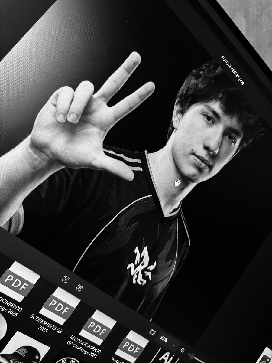 未知 Rz tweet media