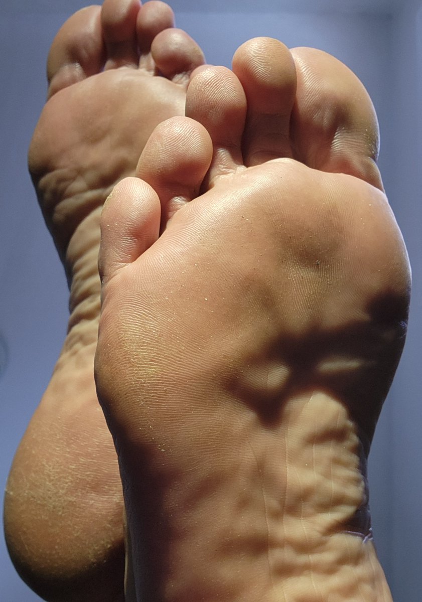Softwalker10's tweet photo. People really seem to love this view.  Who am I to argue?  :)  May all the good foot bros out there have an awesome weekend. https://t.co/JktLJPiYV3