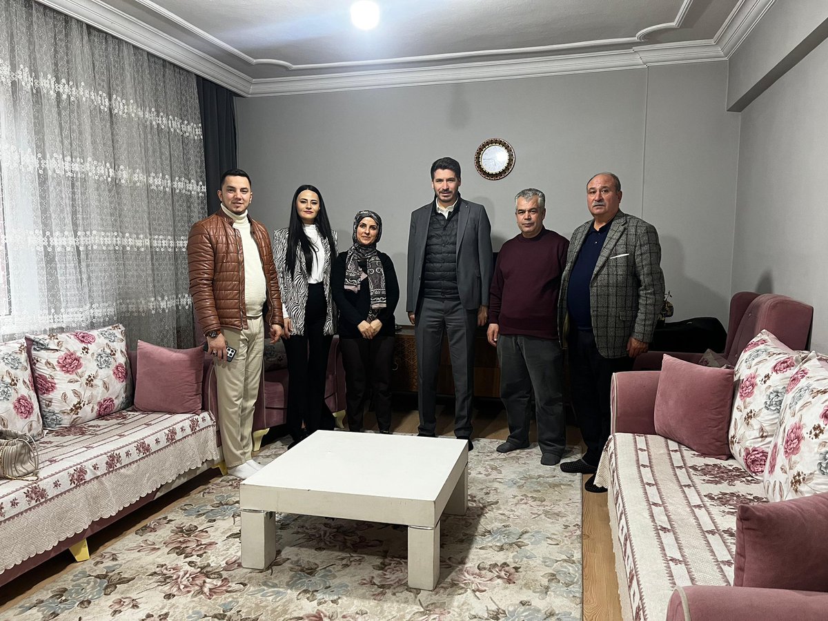 6 Şubat 2023’te yaşanan asrın felaketi sonrasında Eskişehir’de yaşamını sürdüren, depremzede hemşehrimiz ve İlçe Kadın Kolları Alanönü Mahalle Başkanımız Sevgi Balıkçıyla bir araya geldik.

Nazik ev sahipliği için teşekkür ederiz.