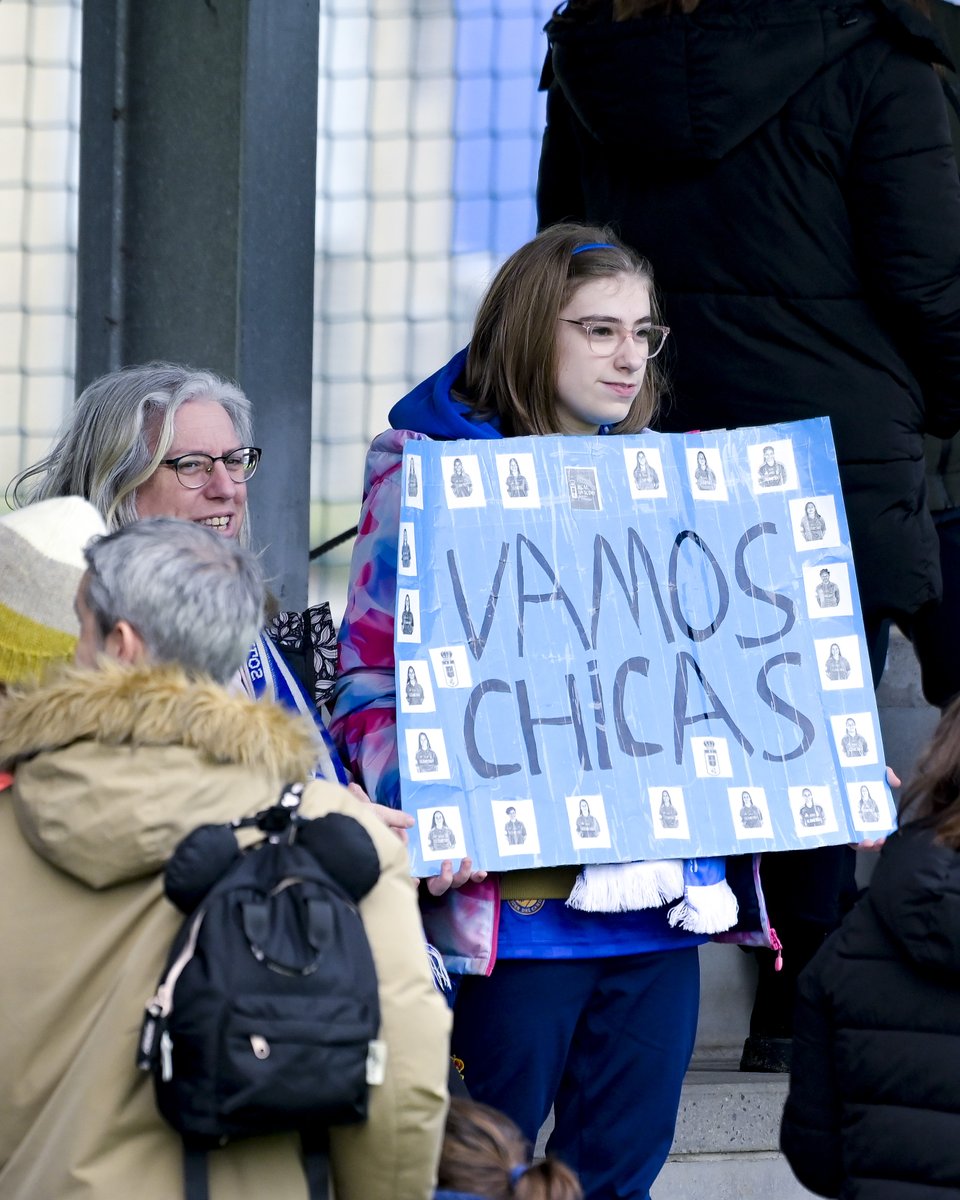 Desde la grada hasta el campo 🤩

🫂 Mañana, todos a El Requexón 💙

#RealOviedoFemenino 🔵⚪️