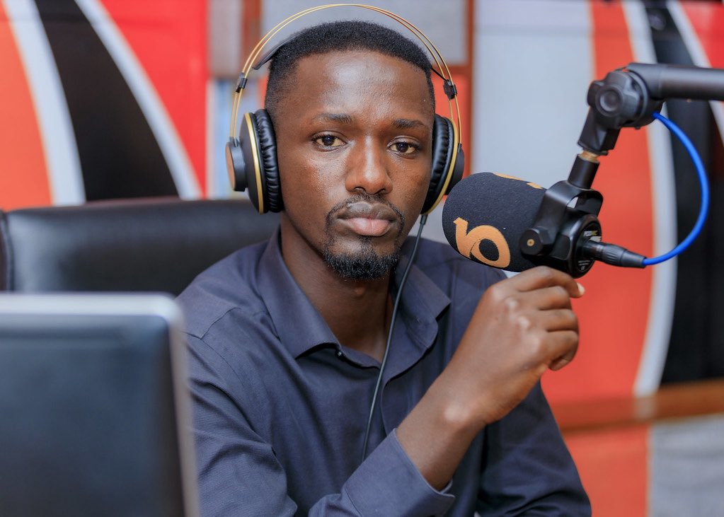 Radiotv10rwanda's tweet photo. Turi muri #10Zone kuri #Radio10, aho dusesengura amakuru atandukanye y’imikino i Burayi. Gumana natwe umenye amakuru agezweho. https://t.co/9ShnJtrOE7