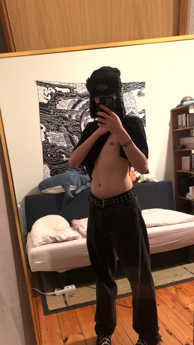yaoimoding's tweet photo. what the flip https://t.co/6Vx0SaiMMV