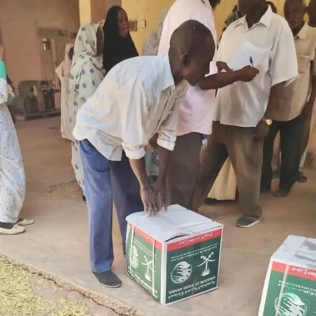 SPAregions's tweet image. مركز الملك سلمان للإغاثة والأعمال الإنسانية يوزّع 2564 سلة غذائية في ولاية الجزيرة بالسودان وبلدة واهيغويا ببوركينا فاسو.
#واس