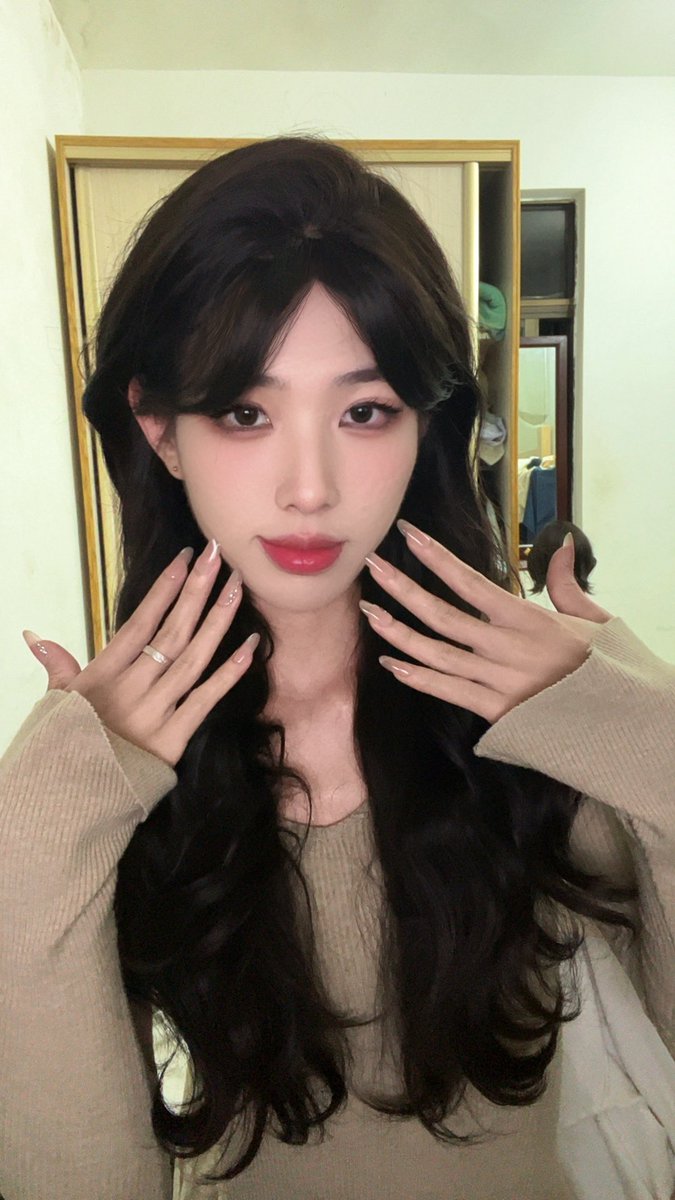 sblsrsiquanjia's tweet photo. 许久没当美女了 https://t.co/towsG9hc9b