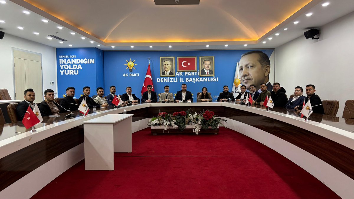 denizliakgenc's tweet photo. Mkyk üyemiz, Ege Bölge Koordinatörümüz @recepfurkanksp riyasetinde, 19 ilçe gençlik kolları başkanımızın iştirakiyle yapılan toplantılarda saha çalışmaları, teşkilat yapısı ve gelecek dönem hedefleri üzerine değerlendirmelerde bulunduk.

Toplantıların, teşkilatımızın birlik ve beraberliğine katkı sağlamasını temenni ediyoruz.