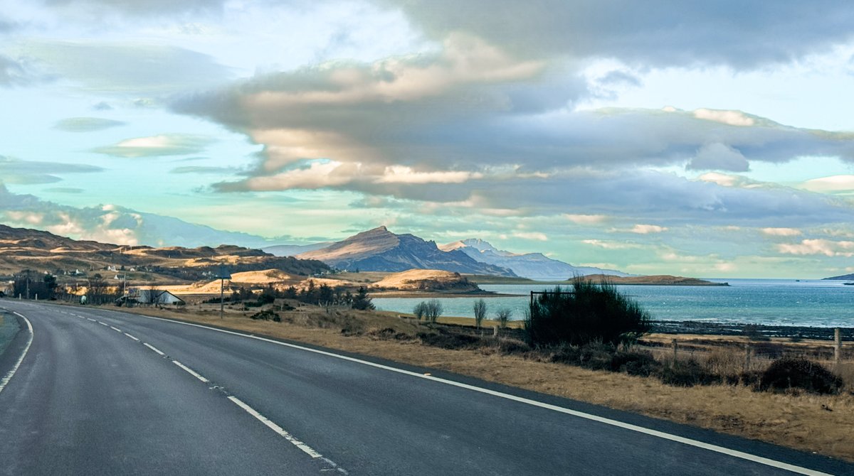 driving back from Glasgow and coming around the corner to this view, always such a treat. You know you're almost home!