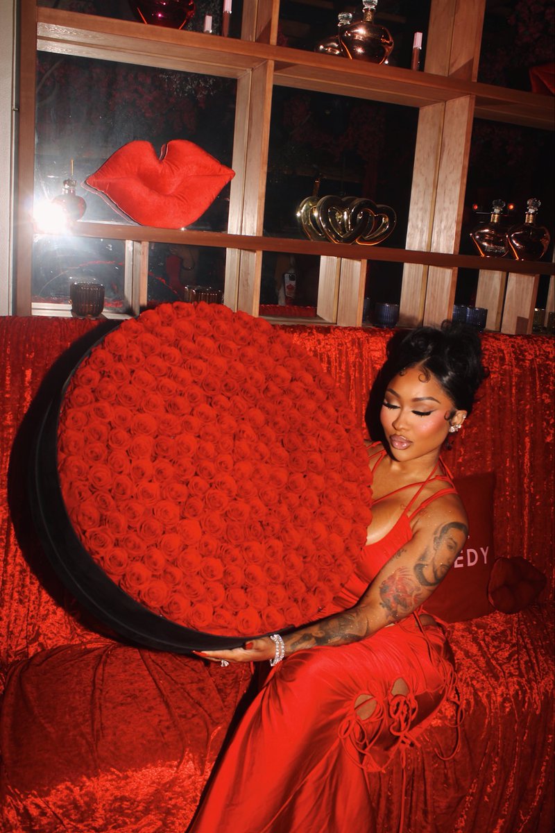 AriTheDon's tweet photo. Happy Galentine ❤️🌹 https://t.co/vVLpy4B14b