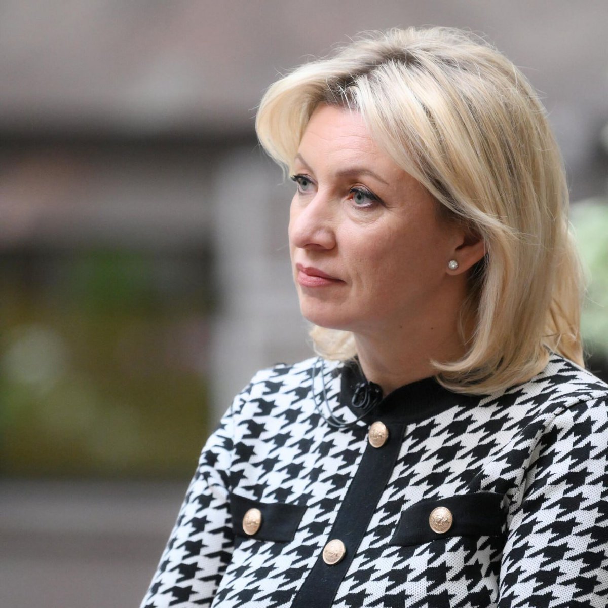 🇷🇺 "ES UN INFIERNO":MARÍA ZAJÁROVA  SOBRE LOS #EpsteinTrumpFiles

La portavoz del Ministerio de Asuntos Exteriores ruso, María Zajárova, ha acusado a las autoridades occidentales de no investigar crímenes obvios "cuando está involucrada la élite global".

"Leo los archivos de