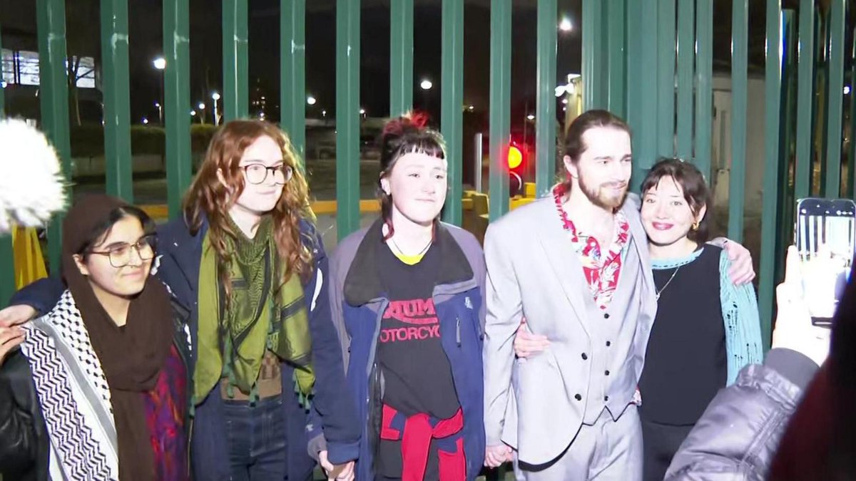 It took courage for the jury in the Palestine Action trial to ignore demands to convict from the judge, government, police and media. Instead jurors weighed the evidence and found the prosecution case was legal chicanery.

Matthew Alford reads my latest:
jonathancook.substack.com/p/listen-the-j…