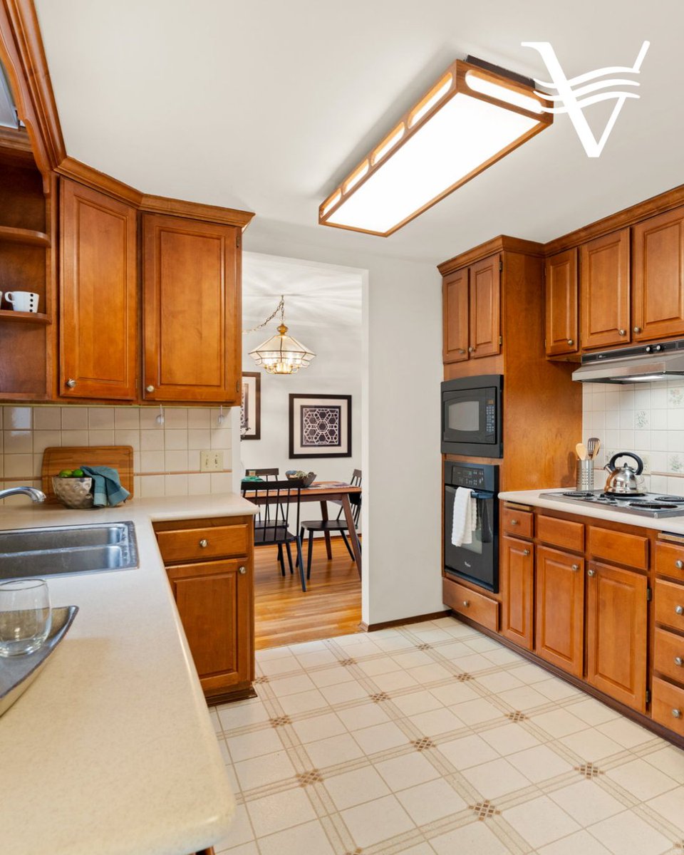 TerryVehrs's tweet photo. SOLD | Edmonds 🏡
22039 98th Pl W

Another successful closing and happy clients all around. Strategy, preparation, and execution matter.

#JustSold #EdmondsRealEstate #PNWHomes #RealEstateSuccess #HappyClients #TerryVehrsRealEstate #VehrsGroupRealEstate https://t.co/N0b4zWcsqa