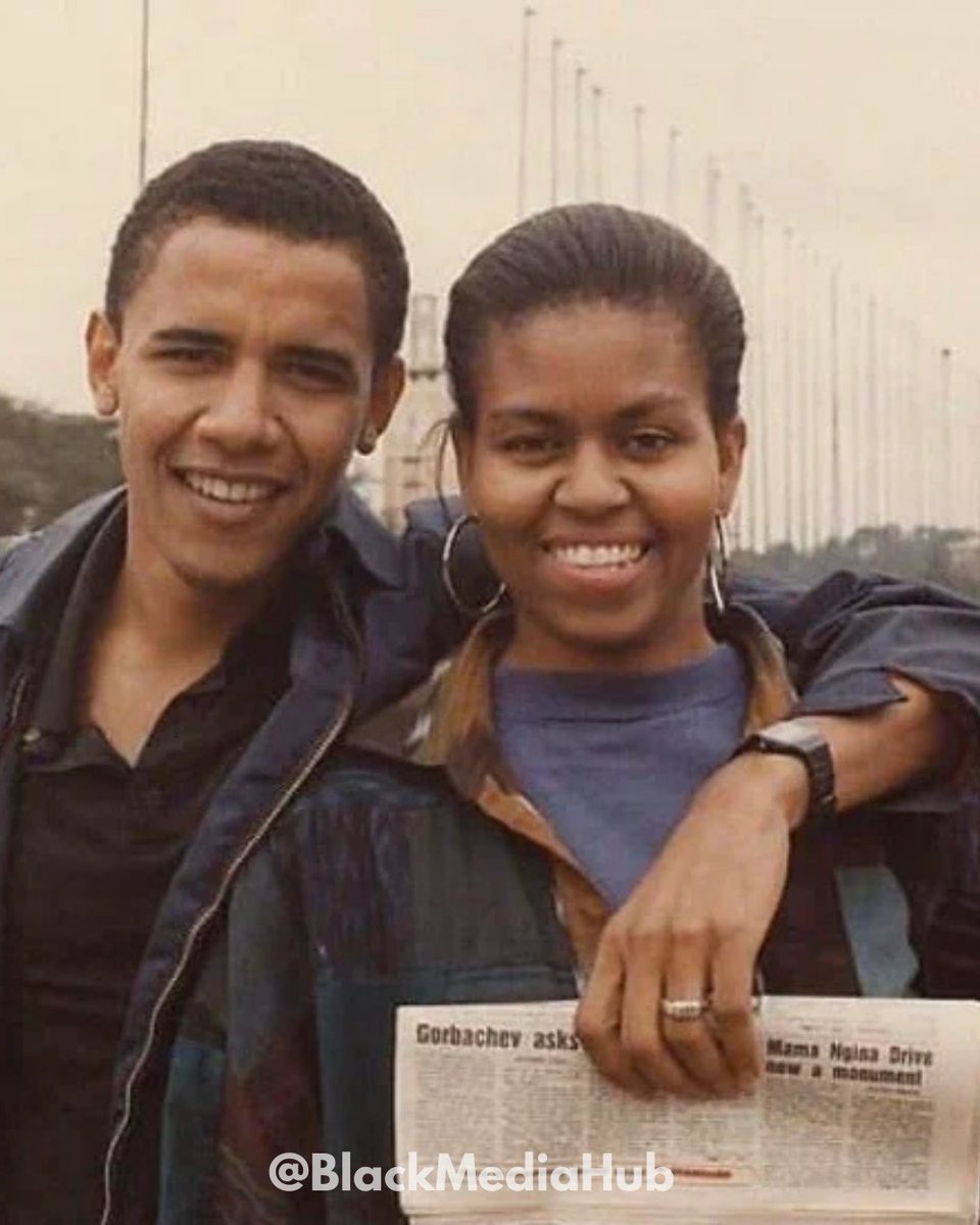 BlackMediaHub's tweet image. Barack and Michelle Obama, shortly after their marriage in 1992.