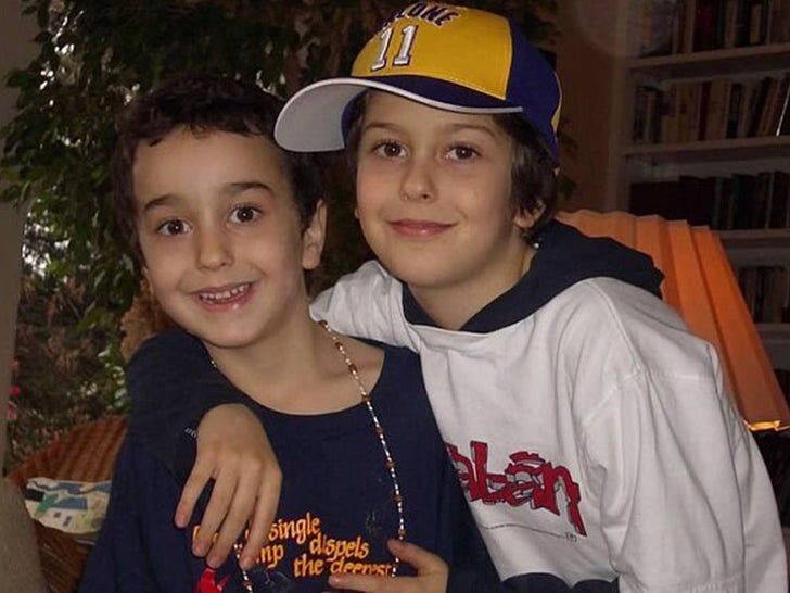 TMZ's tweet photo. Before these two cool bros turned into a pop rock duo, they were just runnin' the concrete jungle, writing music at just 5 years old ... and surrounded by acting and writing!

Can you guess who they are? https://t.co/C8P46qCgCl https://t.co/UEinY1BnE5
