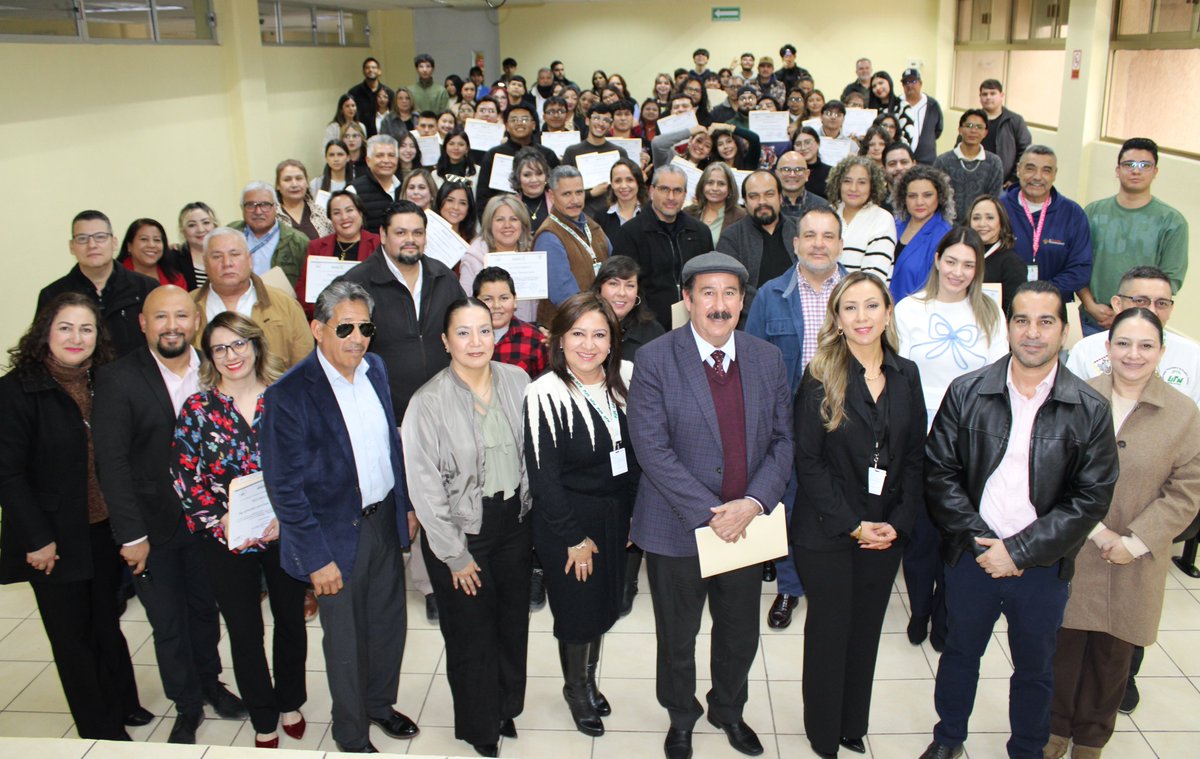 La Universidad Tecnológica de Nogales realizó dos Ceremonias de Entrega de Reconocimientos a docentes, tutores y estudiantes destacados del cuatrimestre sept–dic 2025, reconociendo a 68 alumnos y 59 docentes y tutores. Compromiso con la excelencia y la mejora continua. 🎓✨#UTN