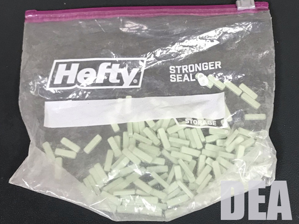 🫤Maybe you don't know a lot about fentanyl. 
🤔Maybe you wonder how to prevent others from making a fatal mistake. 
💡Educate yourself and learn the dangers.
💻 dea.gov/fentanylfree
🗣️Share what you learn.
🤝#FentanylFreeAmerica🇺🇸