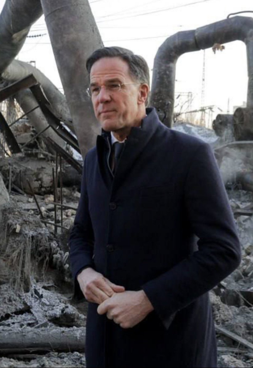 How did this clown become the head of NATO?