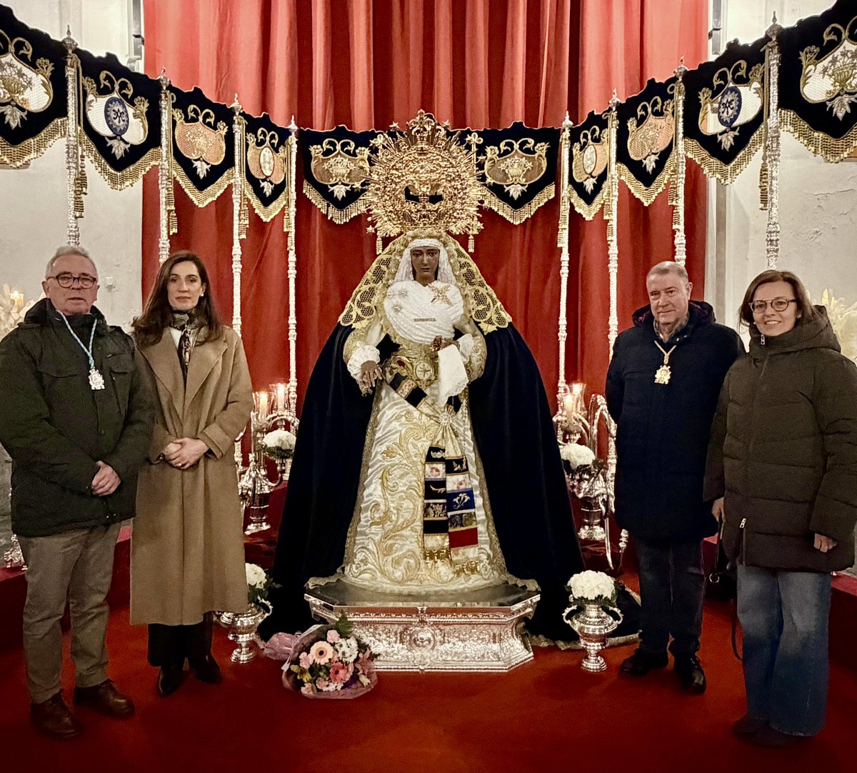 Han comenzado los cultos que <a href="/LaEstrella_Av/">Hdad La Estrella</a> celebra en honor de la Virgen de la Estrella y nuestras concejalas, <a href="/JoseSamboal/">maría josé martín samboal</a> y <a href="/teresagaviles/">Teresa García Avilés</a>, han querido acompañar la Hermandad en estos días de fiesta.

¡Viva la Estrella de #Ávila!