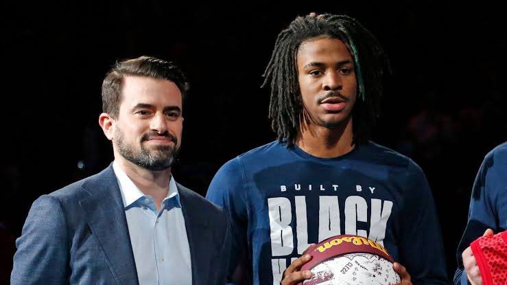 O GM do Memphis Grizzlies Zack Kleiman confirmou que realmente vai trocar o Ja Morant. 

“Não tem nada a ver com o Ja, é apenas a direção que vamos seguir agora: vamos renovar a idade do elenco.”

Via: <a href="/DamichaelC/">Damichael Cole</a>