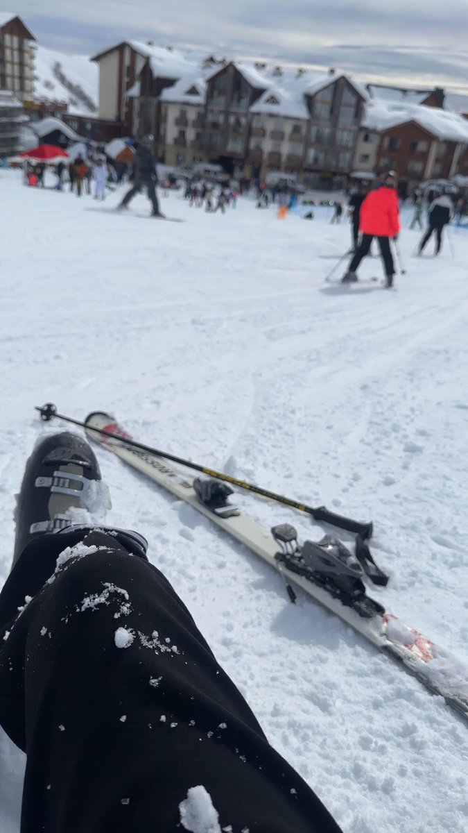 krrmrrm's tweet photo. 🍕⛷️ https://t.co/zUd8cA7B9k
