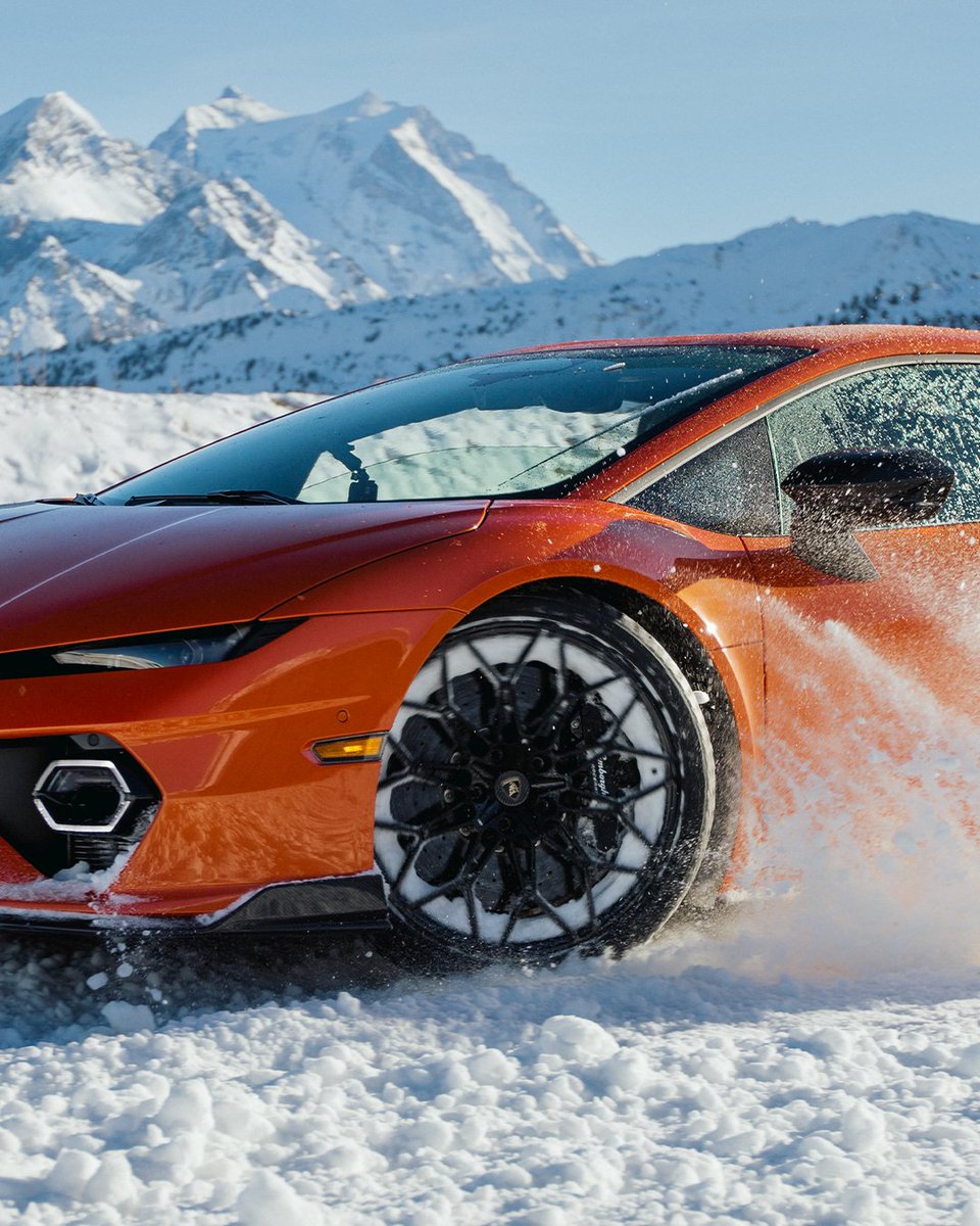 Lamborghini tweet media