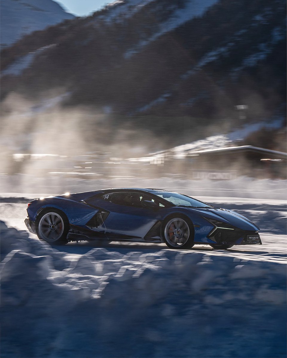 Lamborghini tweet media