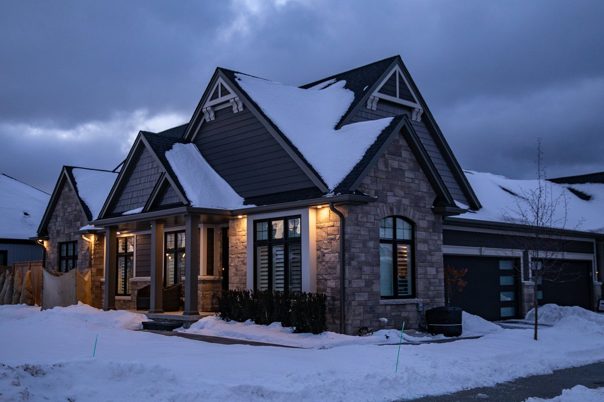 GreyForestHomes's tweet photo. February has come in roaring like a lion.  With snow &amp; ice we hope you are enjoying this winter wonderland!  If you are out &amp; about why not join us on Saturday &amp; Sunday from 2 to 4 pm at Konik Estates &amp; Peachtree Landing in Niagara on the Lake.  Imagine your dream home. https://t.co/pGbE8zqywE