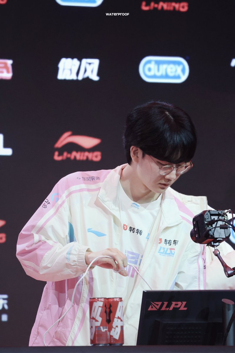 WaterProof tweet media