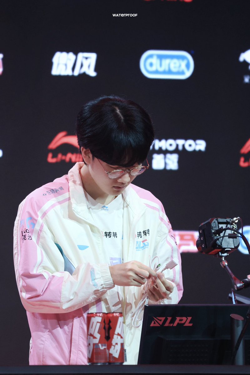 WaterProof tweet media