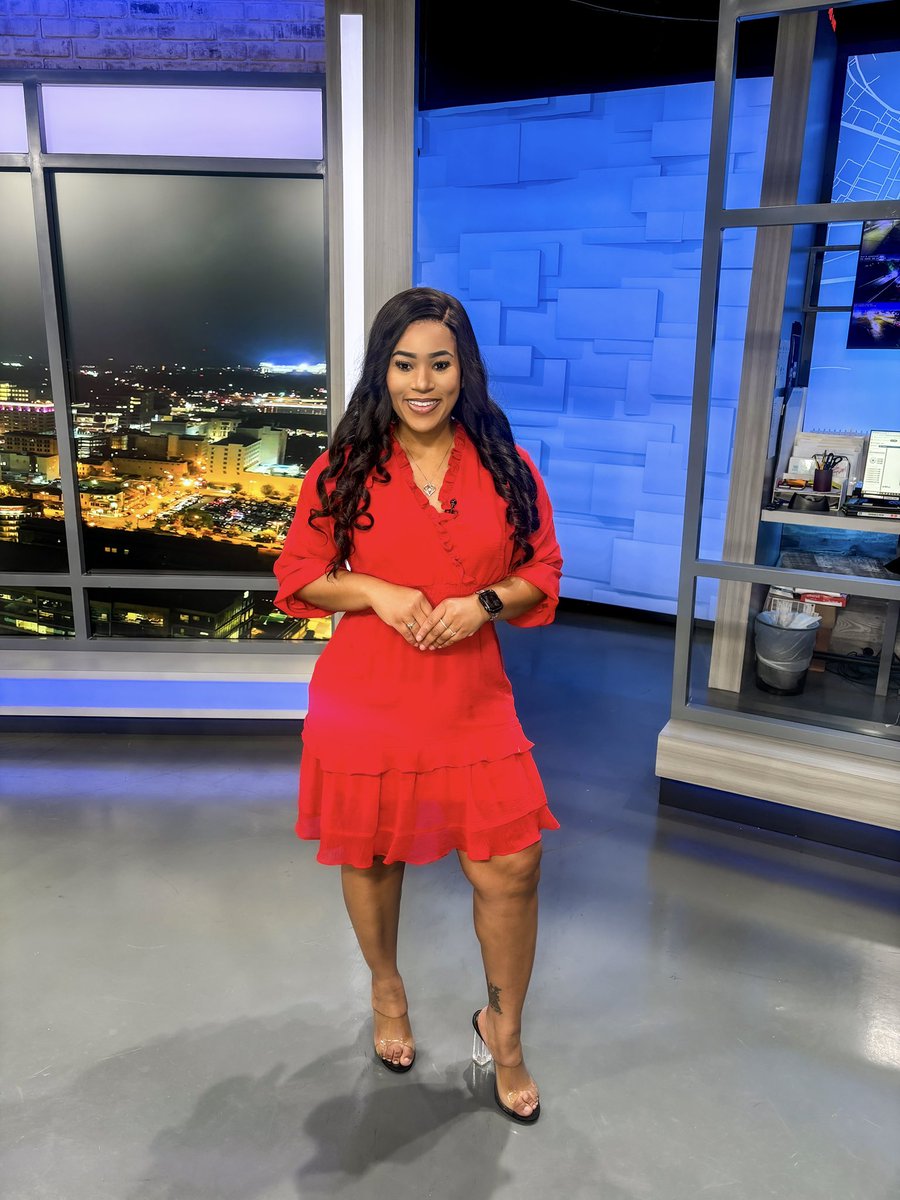 SydneySimone1's tweet photo. Wear RED for Women! Let’s bring awareness to heart disease today. ♥️ https://t.co/PMNGLjN2uZ
