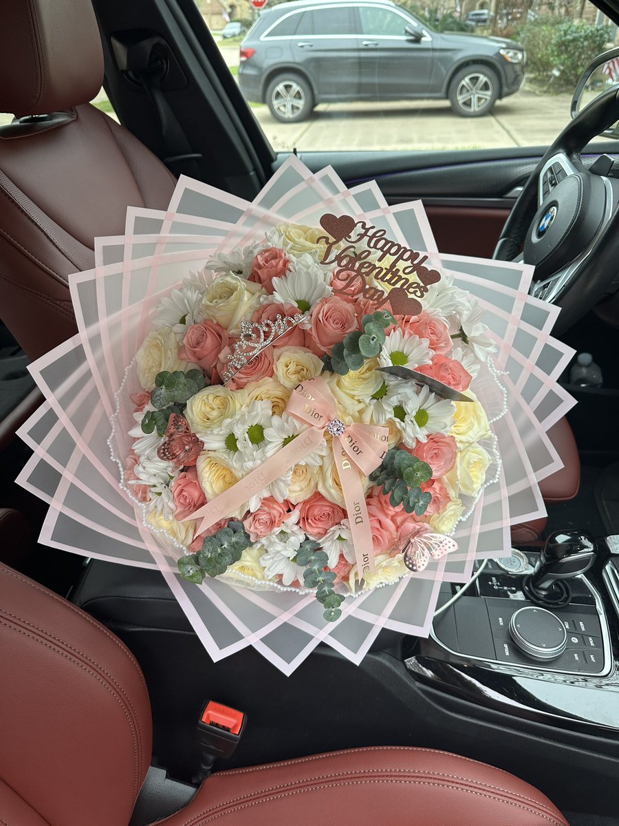simply_dutchess's tweet photo. Valentine’s Day is here 💘
Head over to Petal Perfect Creations on Instagram or click the link below to place your order.
Ask me how to receive $5 off your bouquet 👀✨

https://t.co/Soo4CLzHTZ https://t.co/DkokmBauRv