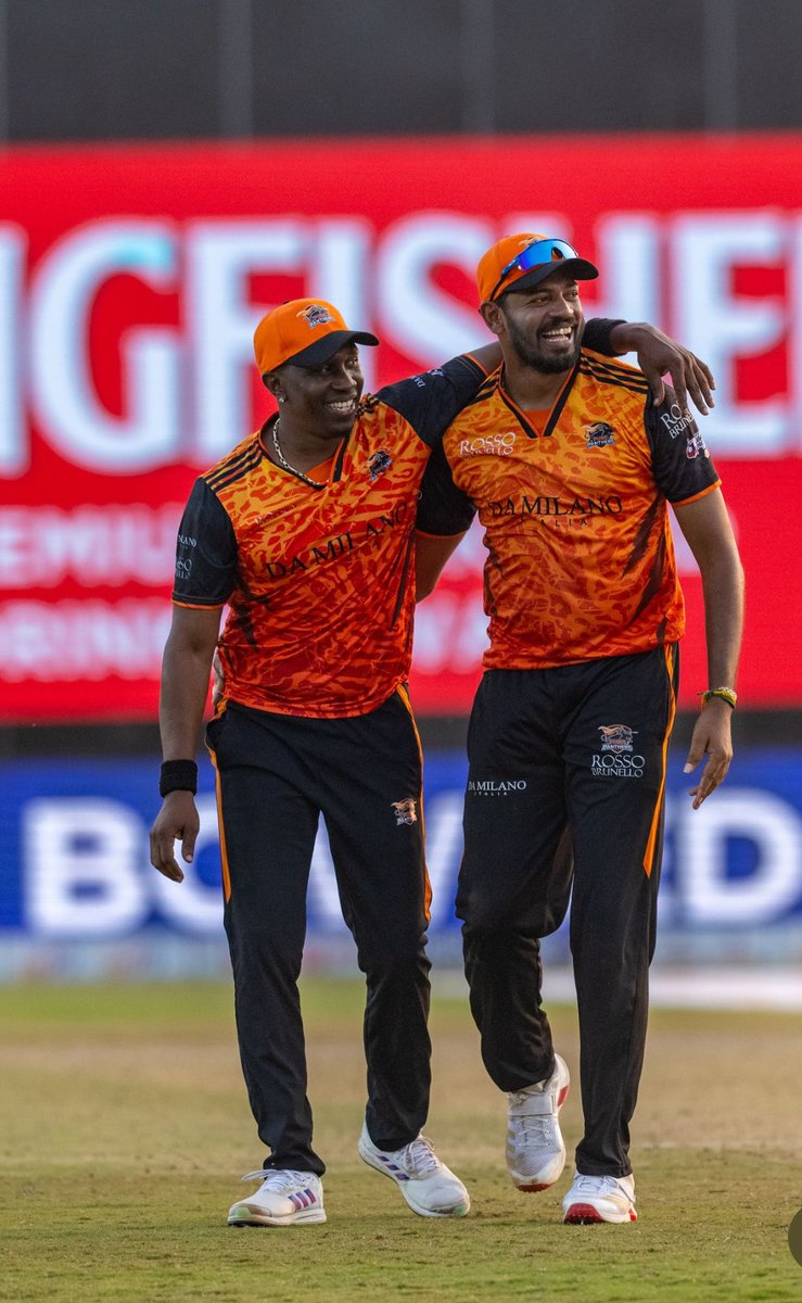 ankitrajpoot412's tweet photo. Champion @DJBravo47 https://t.co/6646SBz67J