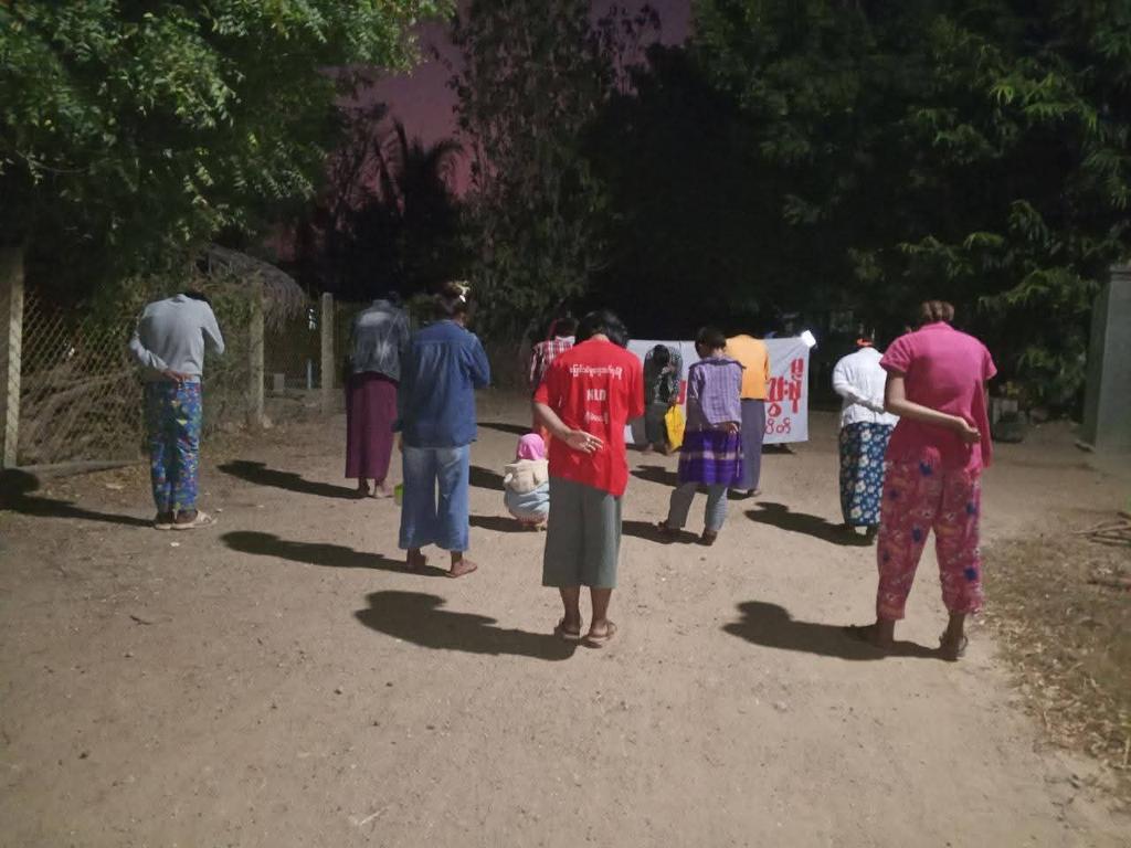 Kaungkhant004's tweet photo. Despite regional unrest, the Daung Thway Ni column demonstrated peacefully in Sagaing tonight. For over 5 years, their perseverance has defied the daily consequences of the 2021 regime change.
#2026Feb6Coup
#LegalizationOfNUG
#WhatsHappeningInMyanmar https://t.co/QgLhlASpEj