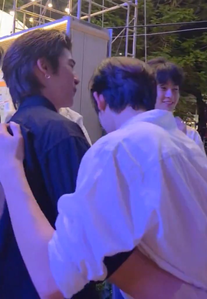 แล้วเห็นสิ่งนี้ตอนเที่ยงคืนกว่า จะชักละ อยากี้ดโว้ยยยยกสกสกสก