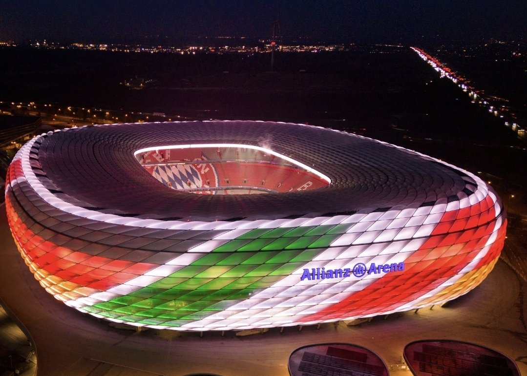 FotoDiMilano's tweet photo. MilanoCortina #allianzarena https://t.co/vCgTH006mz