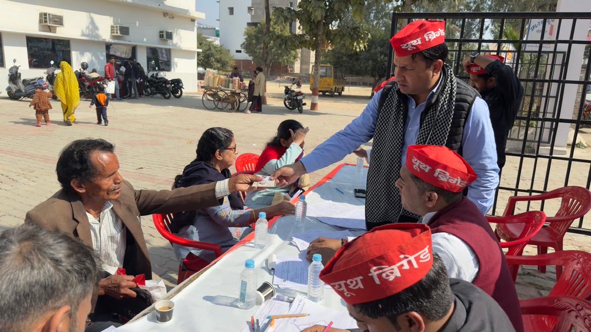 aneesrajasp's tweet photo. #PDA_जागरूकता_अभियान_के_तहत
आज #171_लखनऊ_पश्चिम_विधानसभा के पारा में एस बी एन इंटर कॉलेज पर कैंप का आयोजन किया गया।

@yadavakhilesh @samajwadiparty https://t.co/WteXnDReYB