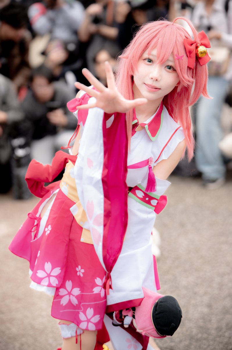os_SunnyDay's tweet photo. FF46 D1 速報
今天即使是平日但還是好多人
📸：NIKON Z6
圖中 Coser Name

1：優華 @yukaaaaa0 
hololive／さくらみこ 
#hololive #さくらみこ

2：Myo @SquirrelBe1021 
#NIKKE  

3：ひなた @xxxUxx_OxxO 
#ゼンゼロ  #星見雅 

4：天世りは @riha_amase https://t.co/aDLCwEa2N2