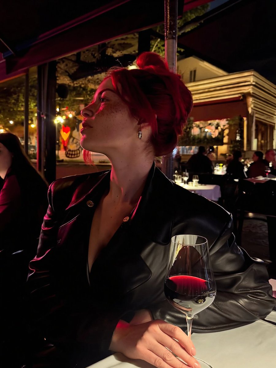 Kadıköy civarı var mı şarabı ben ısmarlarım