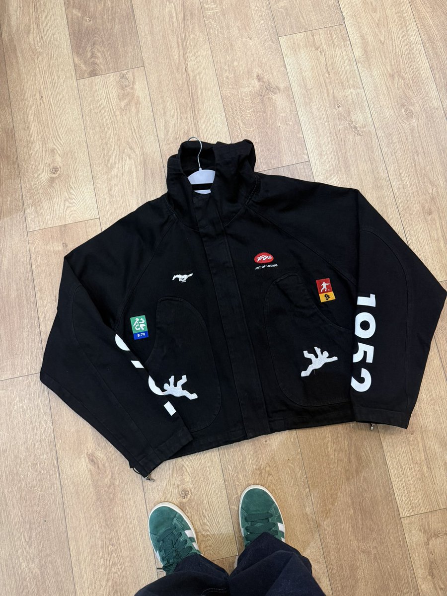 CaminoTV's tweet image. 12/ MAISON RJCP

La veste est chaude et son histoire est vraiment touchant, ça fait plaisir de le voir transformer ça en positif 

chck.me/9yh8 119€