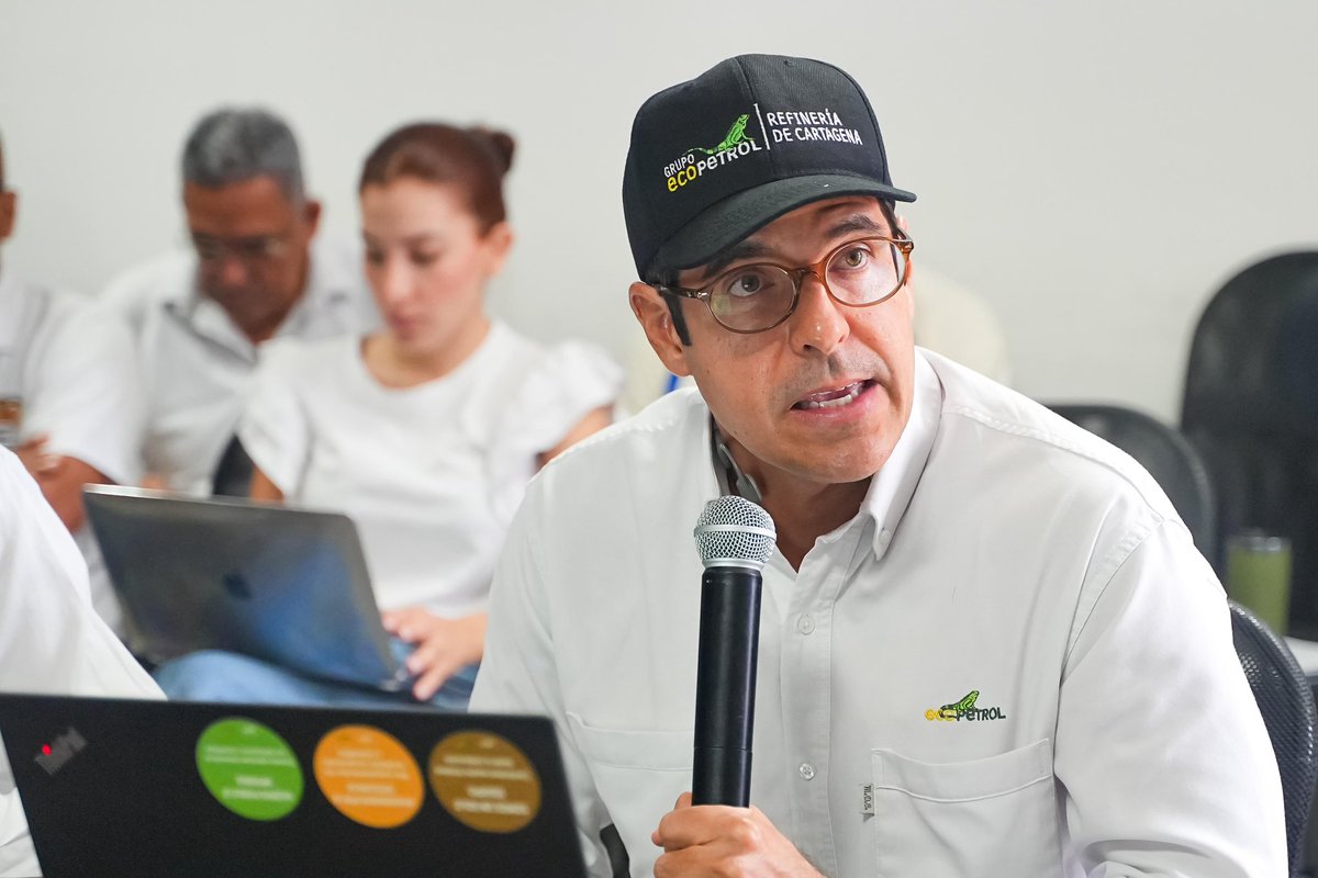 🚨Dos líneas de acción para atender la emergencia en Montecristo y Arenal del Sur: 

1. Soporte para la población y garantizar alimentos para damnificados y animales. 
2. Que no se vuelva a presentar la emergencia (va en camino maquinaria amarilla, retroexcavadoras y motobombas)