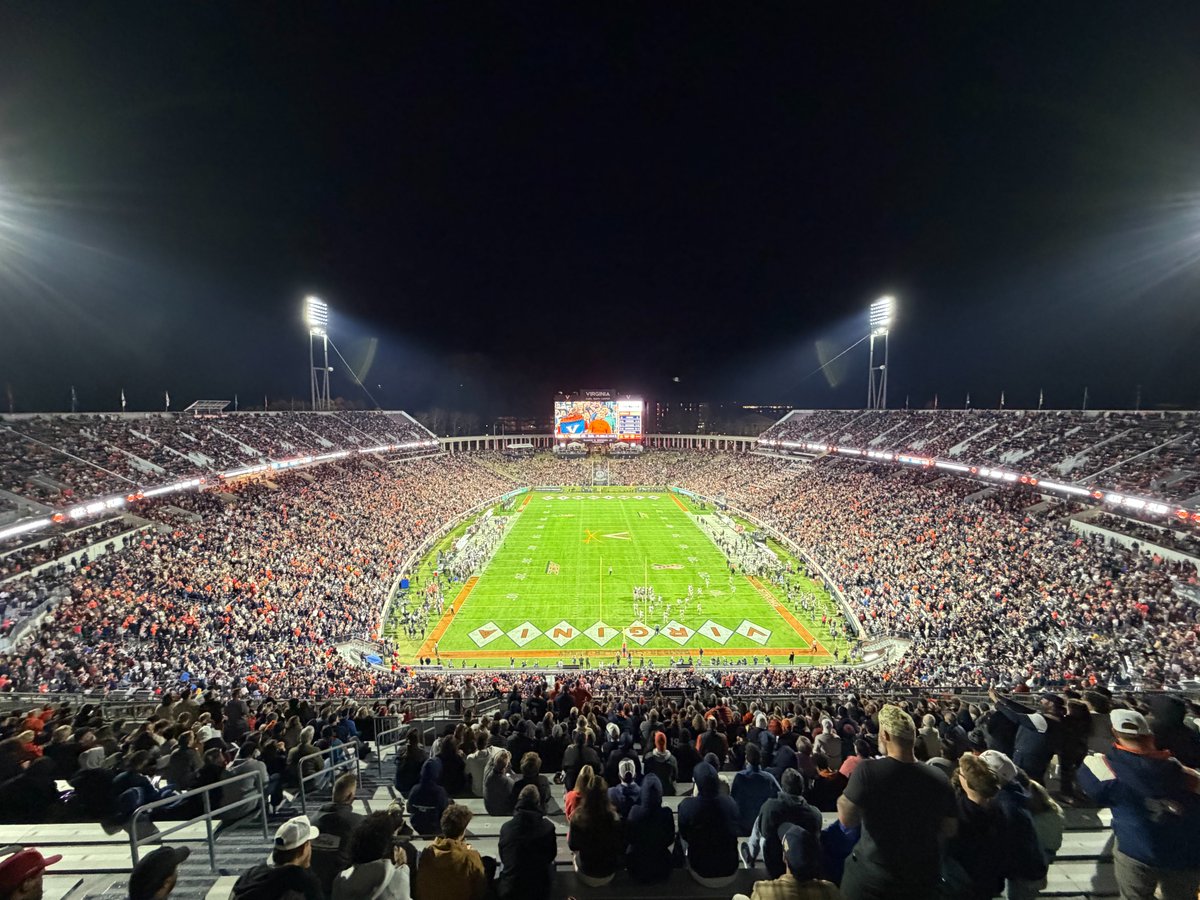 ericward_7's tweet photo. 🗣️ Virginia is now hiring for 2 positions on our marketing team:

- Lead marketing efforts &amp; gameday pres. for select sports, including Baseball: https://t.co/zPVkwaEqHw

- Oversee Athletics' digital marketing efforts, email mktg, our app: https://t.co/AYKa4gpDmu

#GoHoos 🔸⚔️🔹 https://t.co/ukyMl1GyCX