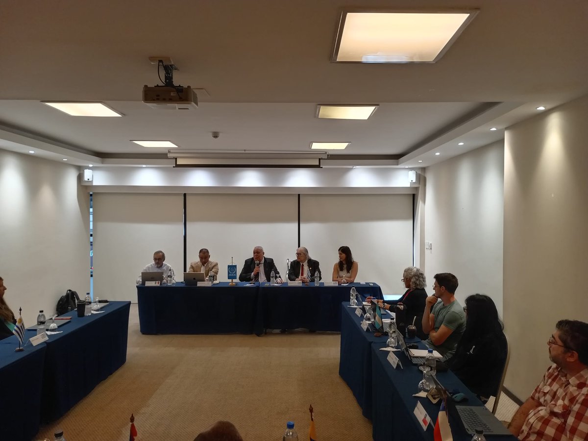 CEAC_Cuba's tweet photo. #CEAC 🇨🇺 participa en reunión regional del #OIEA sobre monitoreo satelital de clorofila-a en Montevideo 🇺🇾, fortaleciendo capacidades para la gestión sostenible de ecosistemas marinos. #Cuba avanza con Clorofila_SAT y su contribución al #ODS14 
#CITMA #AENTA https://t.co/AkXRfCcQAg