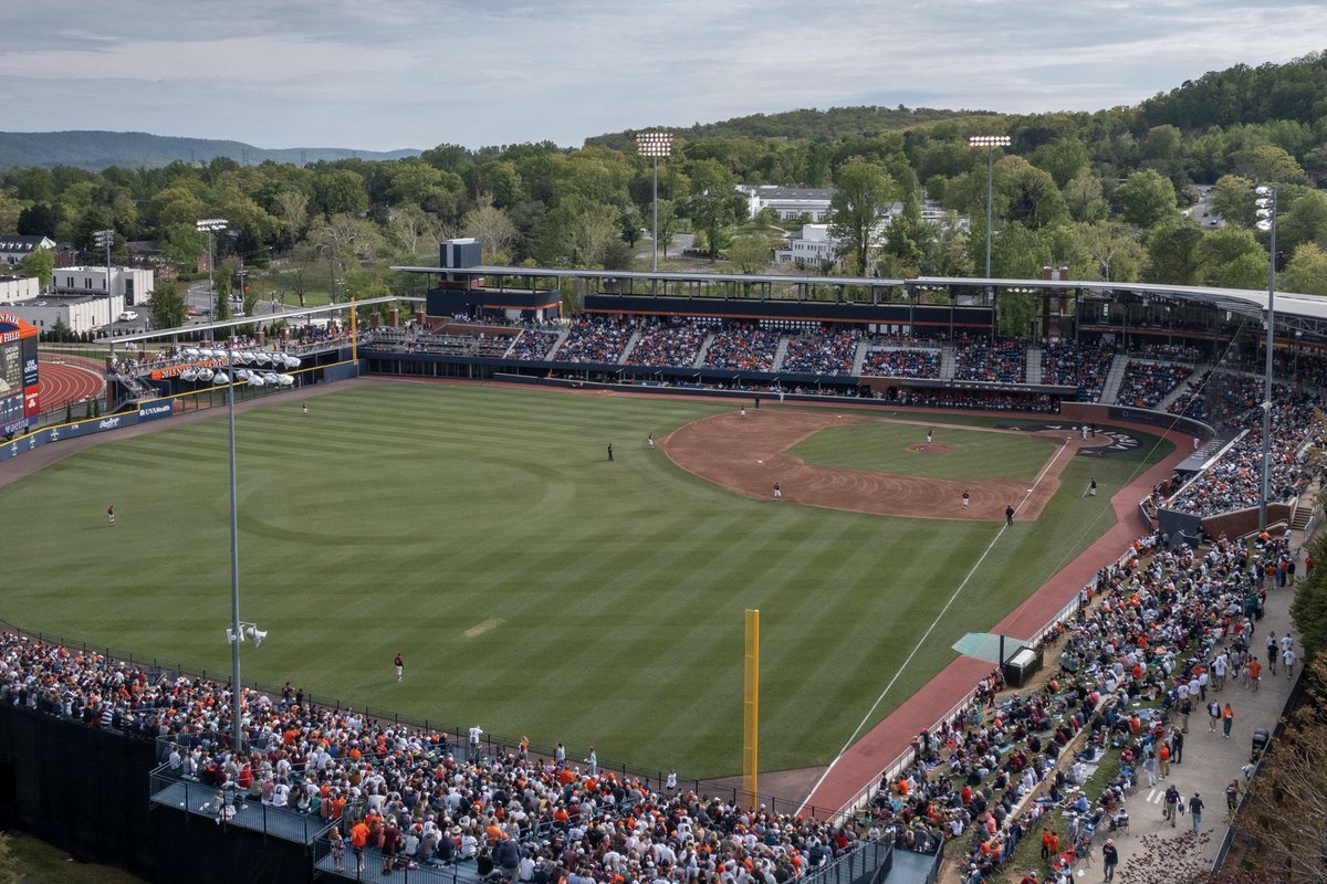 ericward_7's tweet photo. 🗣️ Virginia is now hiring for 2 positions on our marketing team:

- Lead marketing efforts &amp; gameday pres. for select sports, including Baseball: https://t.co/zPVkwaEqHw

- Oversee Athletics' digital marketing efforts, email mktg, our app: https://t.co/AYKa4gpDmu

#GoHoos 🔸⚔️🔹 https://t.co/ukyMl1GyCX