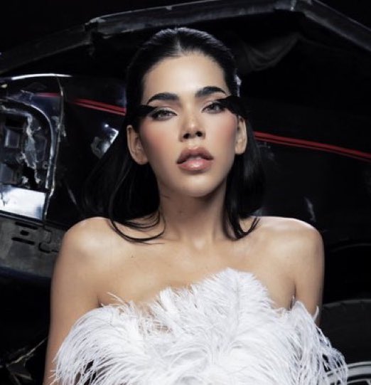 Dannastreams's tweet image. Kenia Os (3) supera a Danna Paola (0) y se convierte en la Artista Mexicana con más Palacios de los Deportes agotados. 🏟️