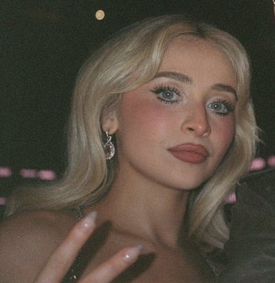 luvinsabrina's tweet photo. is she allowed to be this beautiful https://t.co/kET4WFeH0Q
