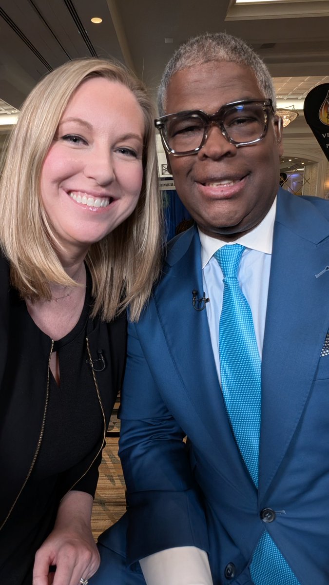traderDanielle's tweet photo. I'm joining the great @cvpayne in the studio today in New York City. Tune in to Making Money with Charles Payne on @FoxBusiness at 2pm ET!
#stockmarket #financialfreedom #investing #tradingoptions
@simplertrading @StockCharts https://t.co/Y5itrdmfHN