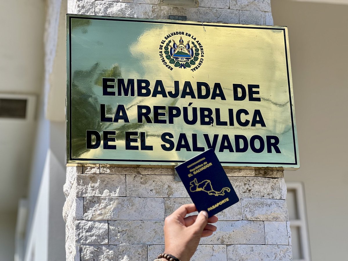 En nuestra embajada en Belice puedes obtener tu pasaporte en pocos minutos. 🇸🇻🙌

Visítanos de lunes a viernes y tramita este documento de viaje por:
✅️ Primera vez
✅️ Renovación
✅️ Reposición

Estamos ubicados en:
📍 #1846 Flamboyant Street, Belmopan
