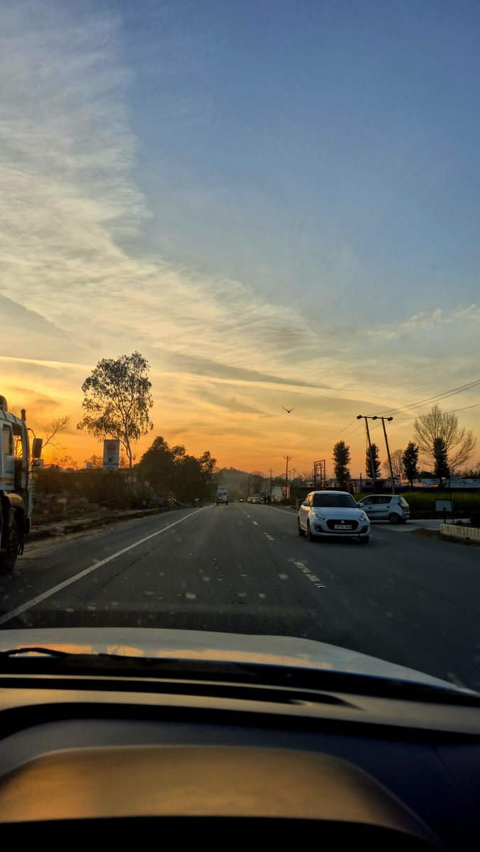 raahhulpuri's tweet photo. Roads understand silence..... https://t.co/lEmulCj3i1