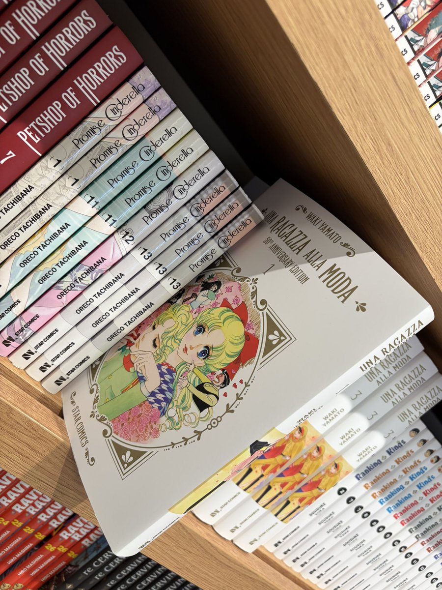 Blaaaaky04's tweet photo. イタリアのベルばら、および少女漫画の人気はすごい！！！！

おにいさまへ…、あさきゆめみし、残酷な神が支配する、ファラオの墓、はいからさんが通るまで翻訳されてる…‼︎ https://t.co/hisx08rO84
