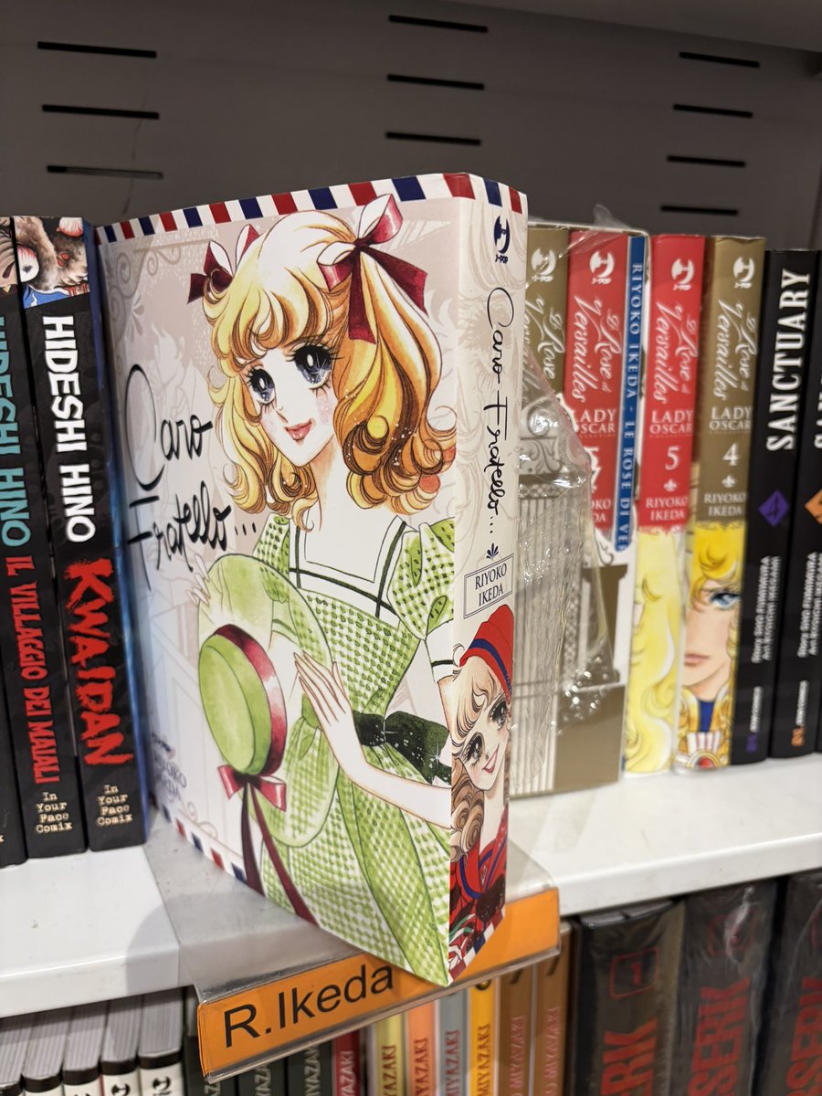 Blaaaaky04's tweet photo. イタリアのベルばら、および少女漫画の人気はすごい！！！！

おにいさまへ…、あさきゆめみし、残酷な神が支配する、ファラオの墓、はいからさんが通るまで翻訳されてる…‼︎ https://t.co/hisx08rO84
